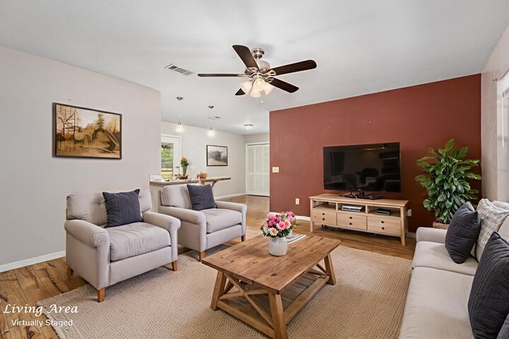 Property Photo:  107 Eastwood Place  TX 75901 