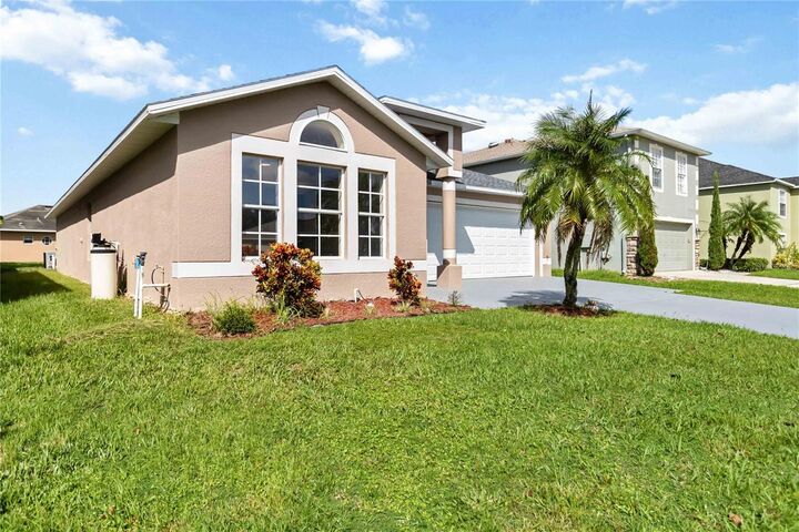 Property Photo:  2385 Andrews Valley Drive  FL 34758 