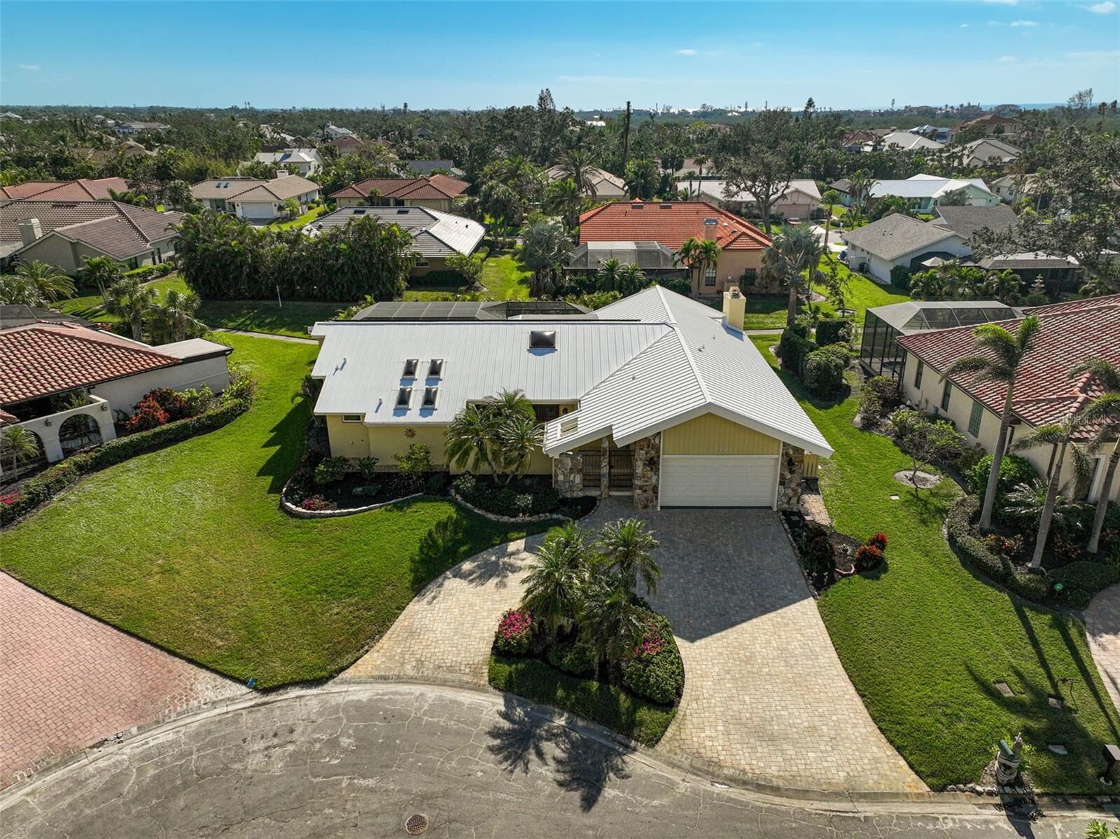 Property Photo:  219 Keel Way  FL 34229 