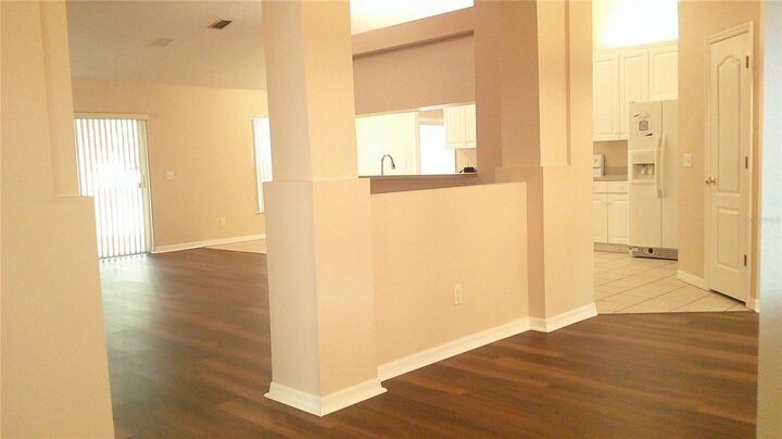 Property Photo:  9724 Mary Robin Drive  FL 33569 