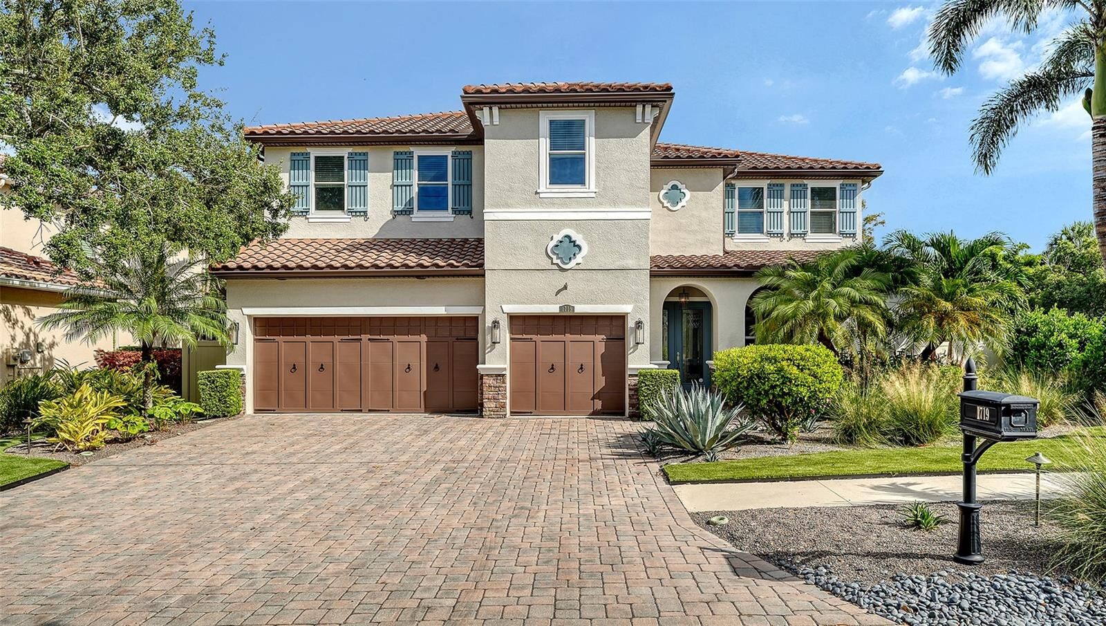 Property Photo:  1719 Kenilworth Street  FL 34231 