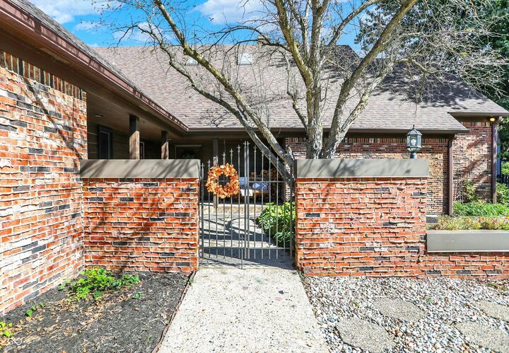 Property Photo:  125 S 1100 E  IN 46077 
