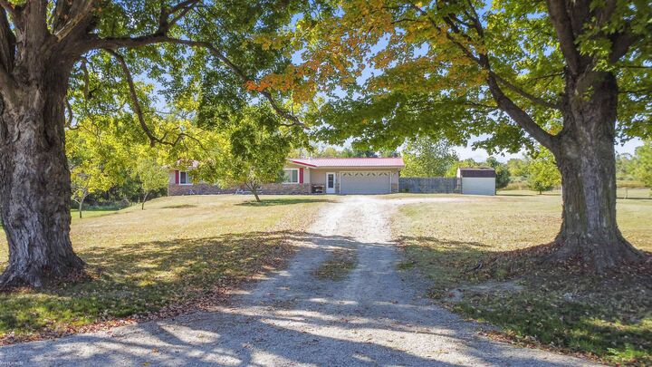 8135 State Road  Lakeport MI 48059 photo