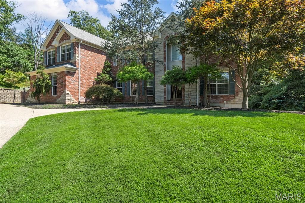 Property Photo: 18498 Hollow Hills Drive MO 63069