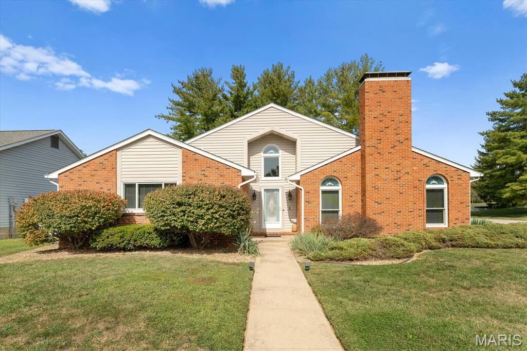 Property Photo:  201 Oxford Avenue  IL 62208 