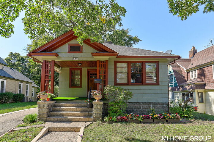 Property Photo:  536 College Avenue  MI 49423