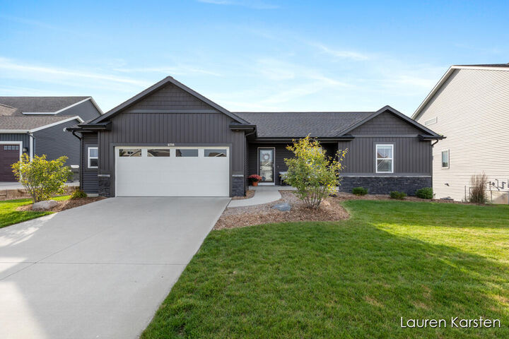 6296 High Queen Court  Allendale MI 49401 photo