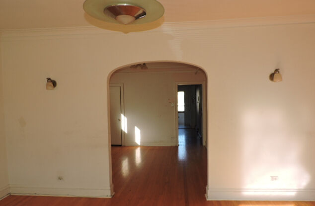 Property Photo:  5254 N Mason Avenue  IL 60630 
