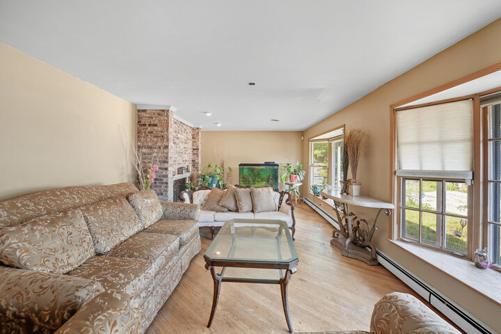 Property Photo: 1812 E Algonquin Road IL 60016