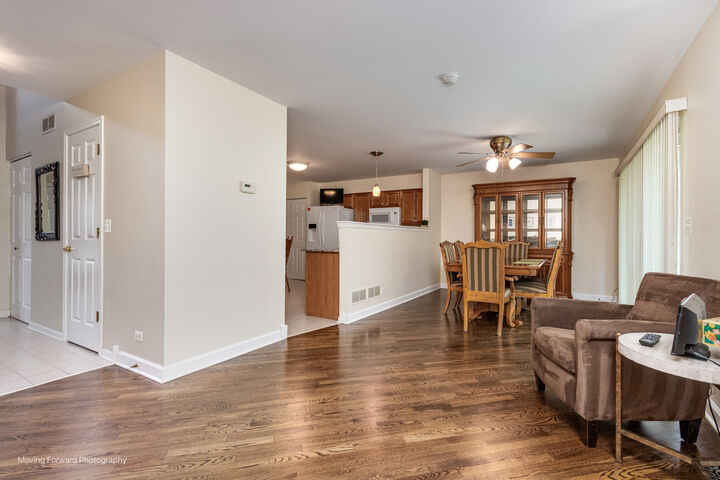 Property Photo:  2714 Whitlock Drive  IL 60561 