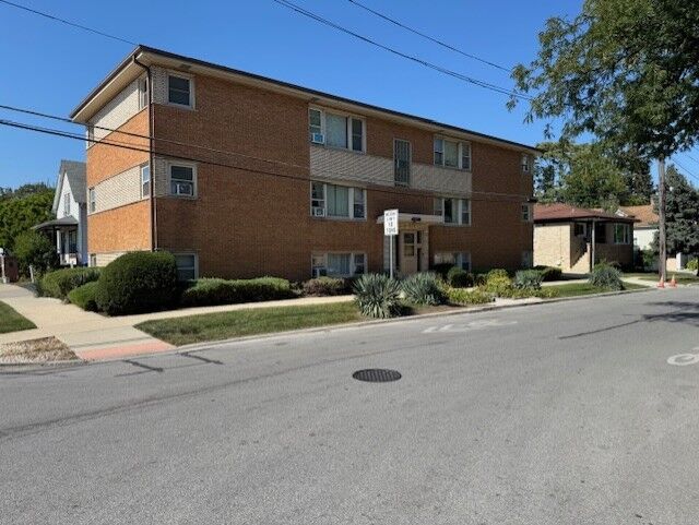 Property Photo:  13512 Chatham Street 2  IL 60406 