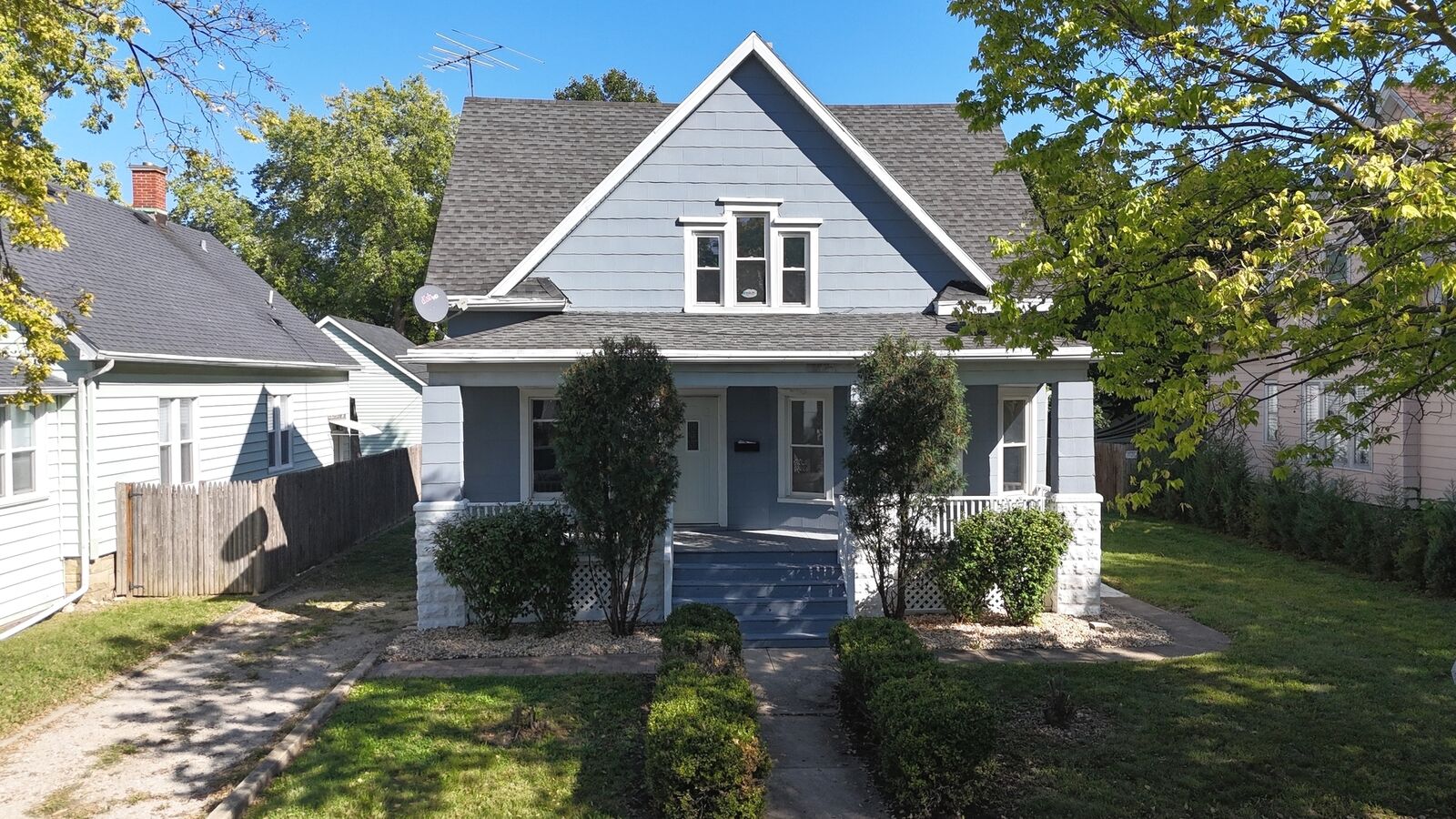 Property Photo:  4 Blackman Avenue  IL 60436 