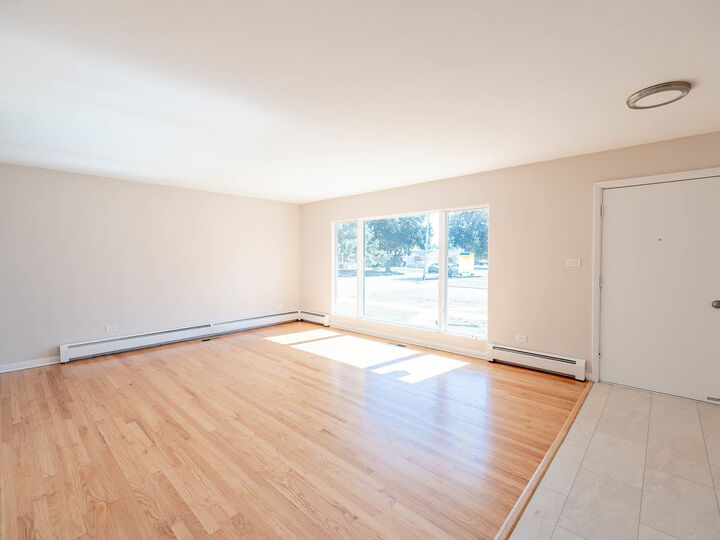 Property Photo: 2858 Kensington Avenue IL 60154