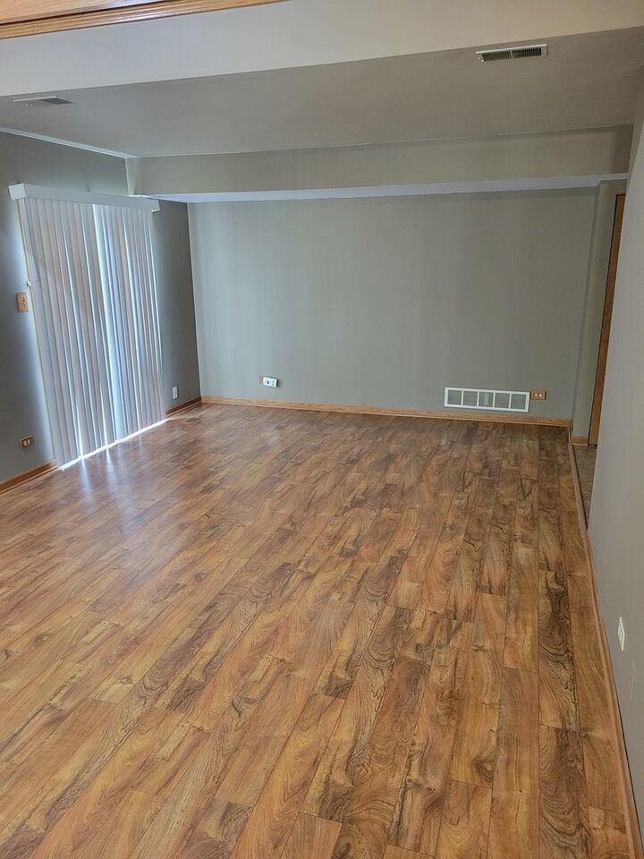 Property Photo:  1430 Root Street  IL 60403