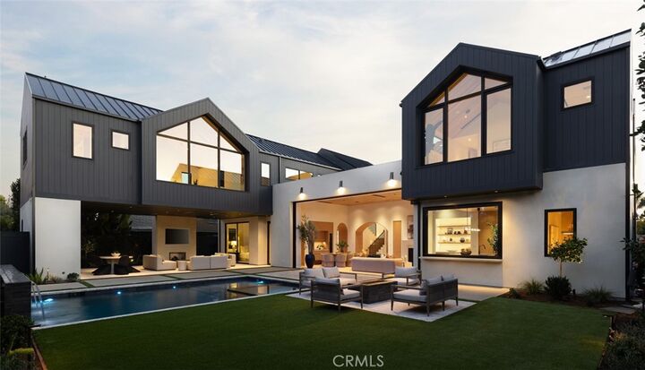 Property Photo:  2100 Windward Ln  CA 92660 