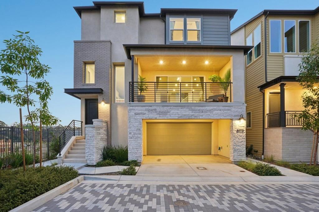 Property Photo: 8119 Rose Quartz Cir CA 92126