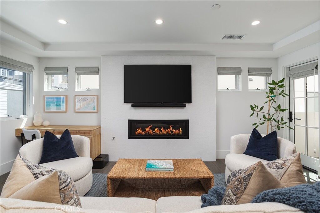 Property Photo: 714 1/2 Iris Avenue CA 92625