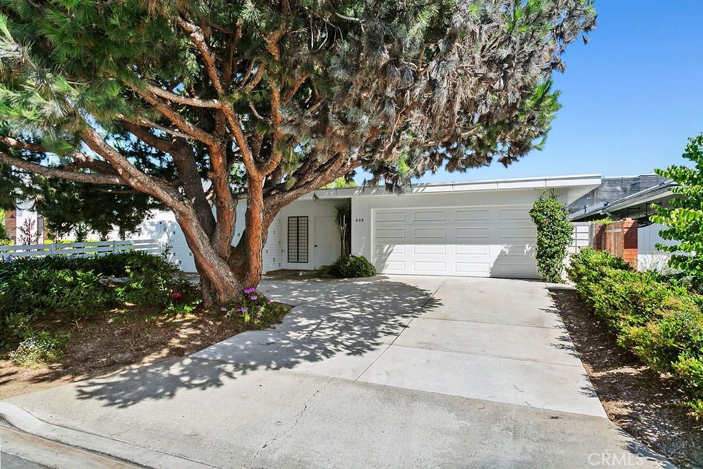 Property Photo:  438 Tustin Avenue  CA 92663 