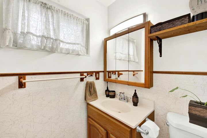 Property Photo:  147 W Woodland Avenue  CA 95695 