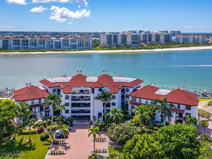 421 La Peninsula Boulevard 421  Naples FL 34113 photo