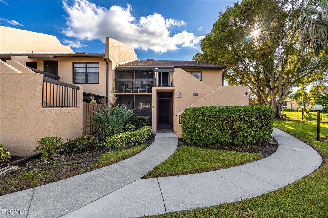 Property Photo:  15466 Admiralty Circle 4  FL 33917 