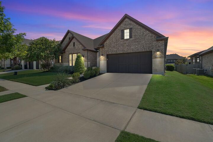 Property Photo: 1209 6th Street TX 76226
