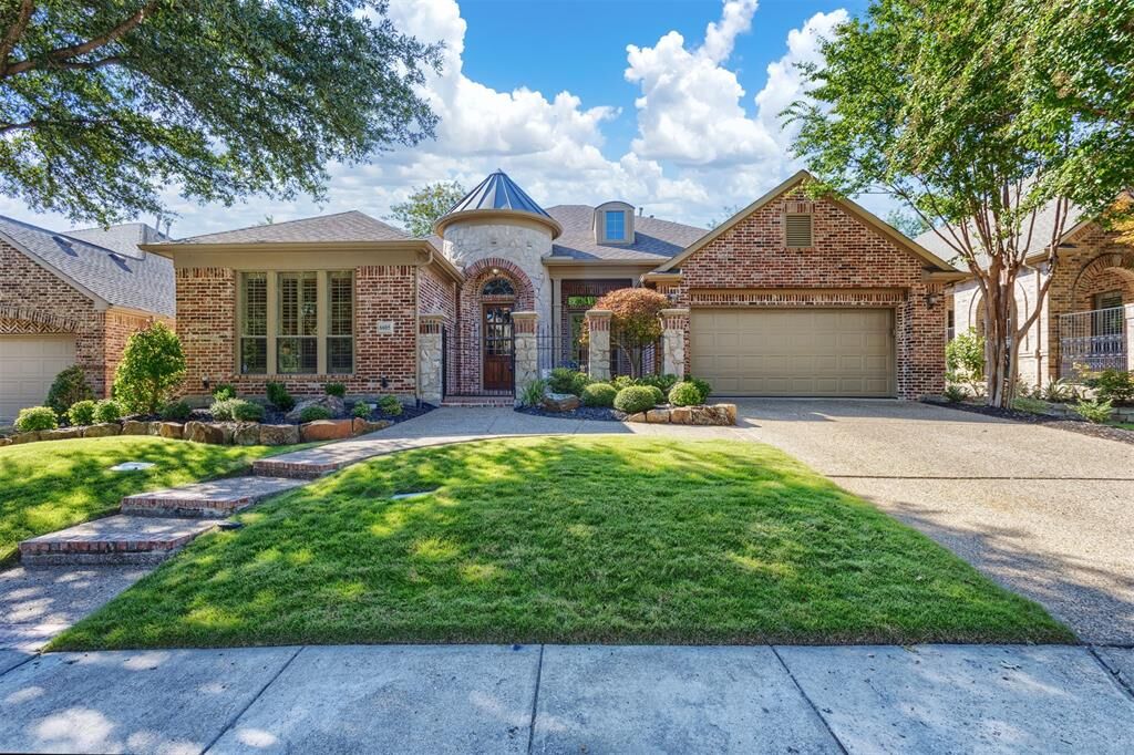 Property Photo:  6605 Oak Hollow Lane  TX 75072 
