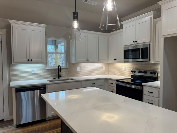 Property Photo:  4 Melrose Lane  AR 72715 