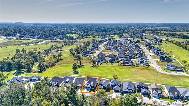 Property Photo:  8008 W Kettering Court  AR 72758 