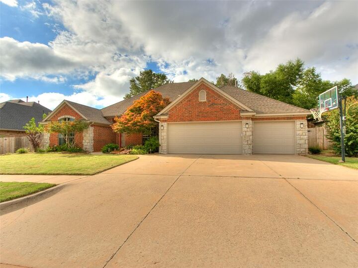 Property Photo: 1700 NW 171st Street OK 73012