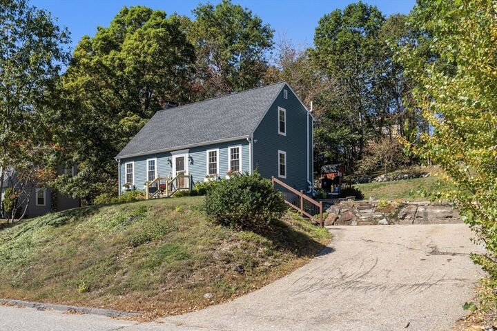Property Photo: 6 Hickory Dr MA 01543