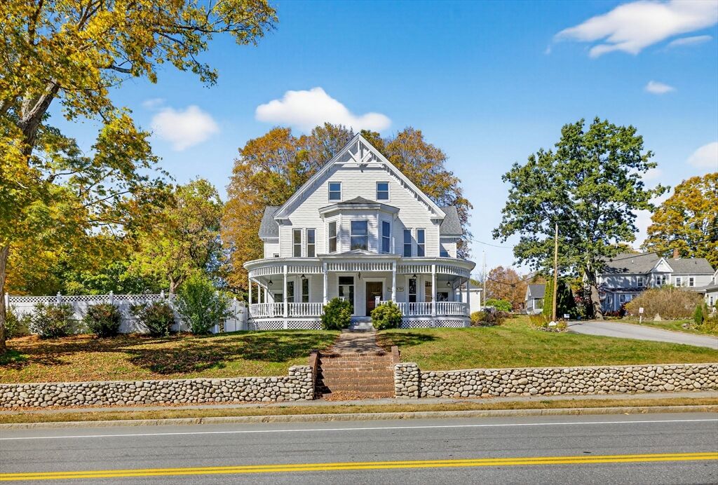 Property Photo:  84 East Broadway  NH 03038 
