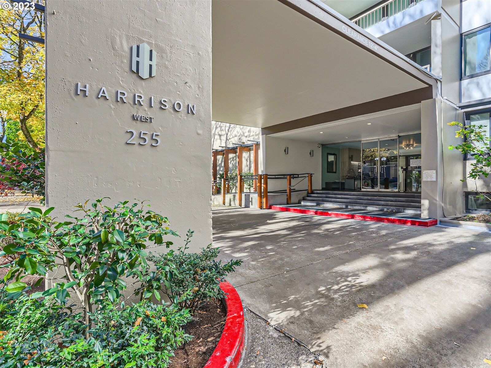 Property Photo:  255 SW Harrison St 9D  OR 97201 