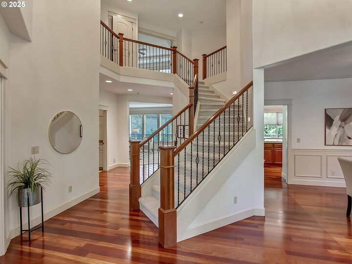 Property Photo:  2625 Beacon Hill Dr  OR 97068 