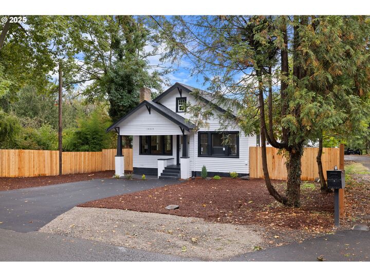 Property Photo:  15315 SE East Ave  OR 97267 