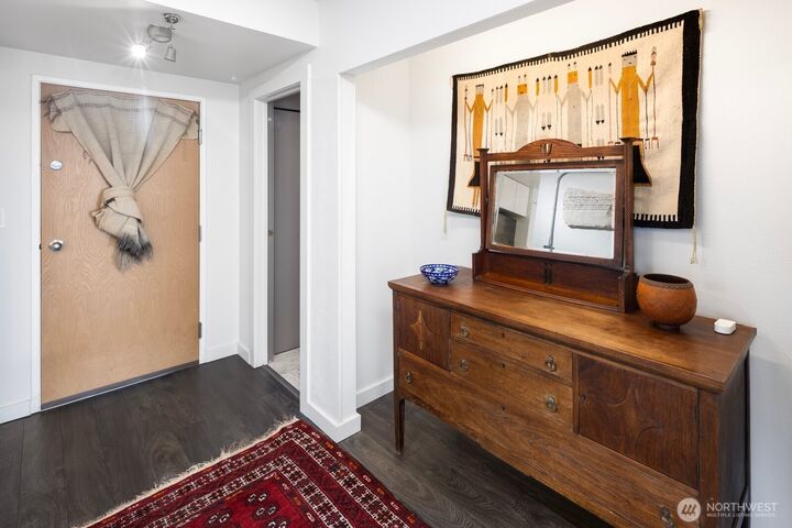 Property Photo:  121  Vine Street 2506  WA 98121 
