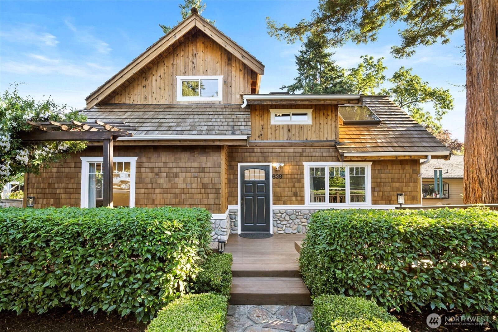Property Photo:  639  12th Avenue  WA 98033 