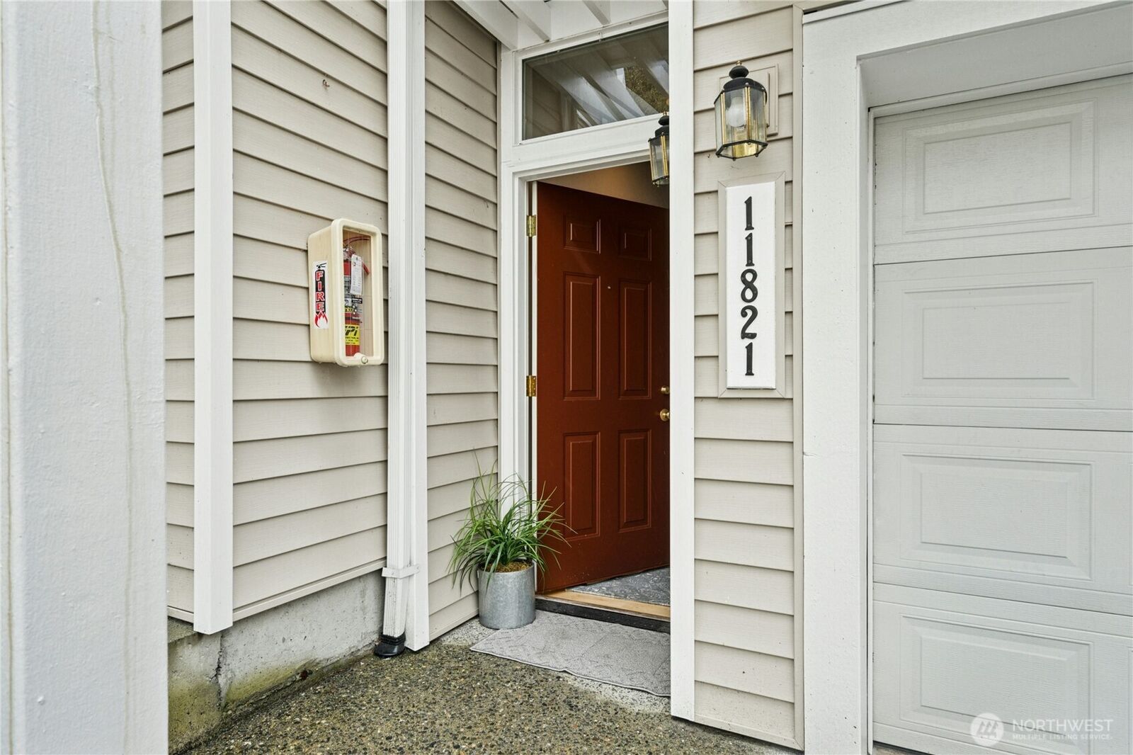 Property Photo:  11821 NE 162nd Court  WA 98011 