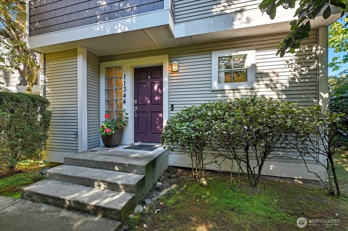 Property Photo:  11344 NE 67th Street A1  WA 98033