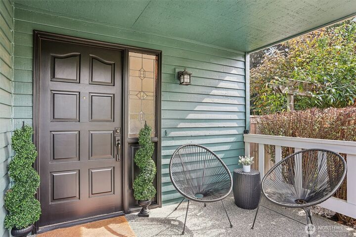 Property Photo:  10129 NE 144th Court  WA 98034 