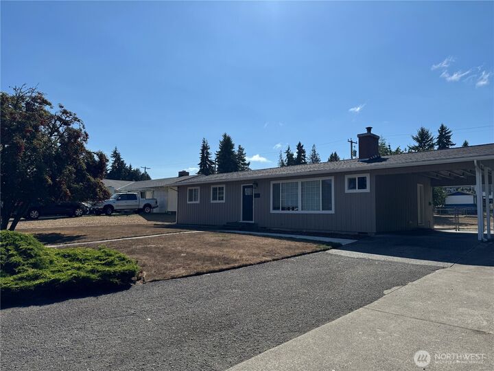 Property Photo: 1230 W 18th Street WA 98363