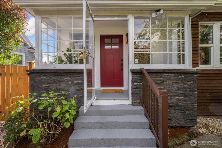 Property Photo: 2727 S Judkins Street WA 98144