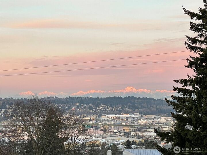 Property Photo:  4421  Greenwood Avenue N 203  WA 98103 