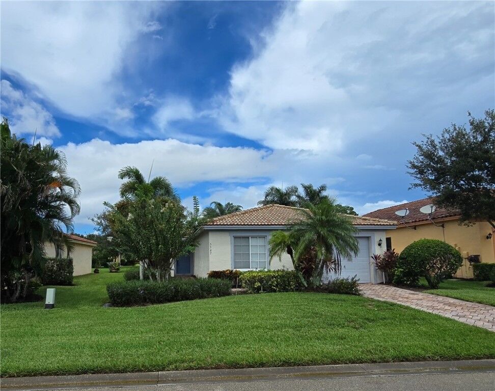 Property Photo:  5567 55th Terrace  FL 32967 