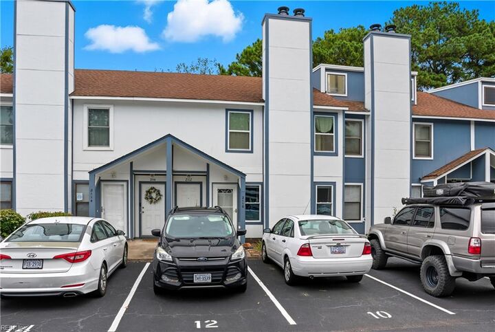 Property Photo:  2110 Point Hollow Ct  VA 23455 