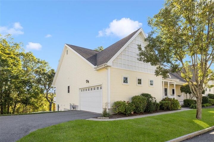500 Mendon Road 403  Cumberland RI 02864 photo