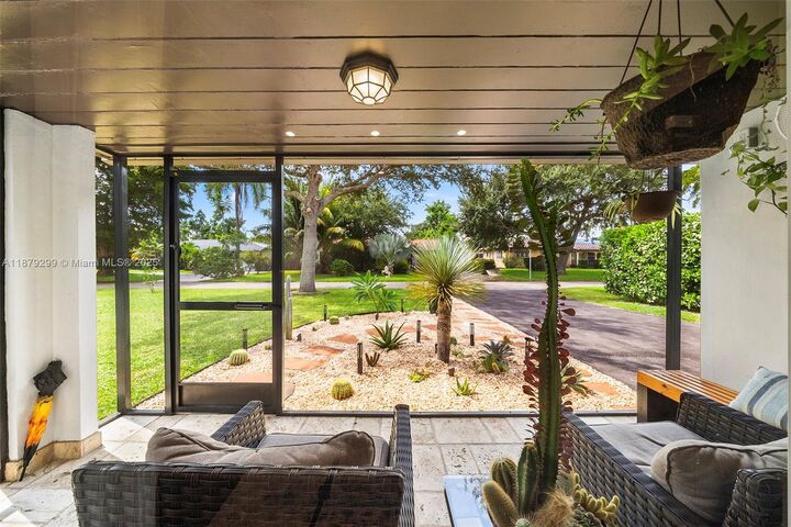 Property Photo: 475 NW 88th Ter FL 33150