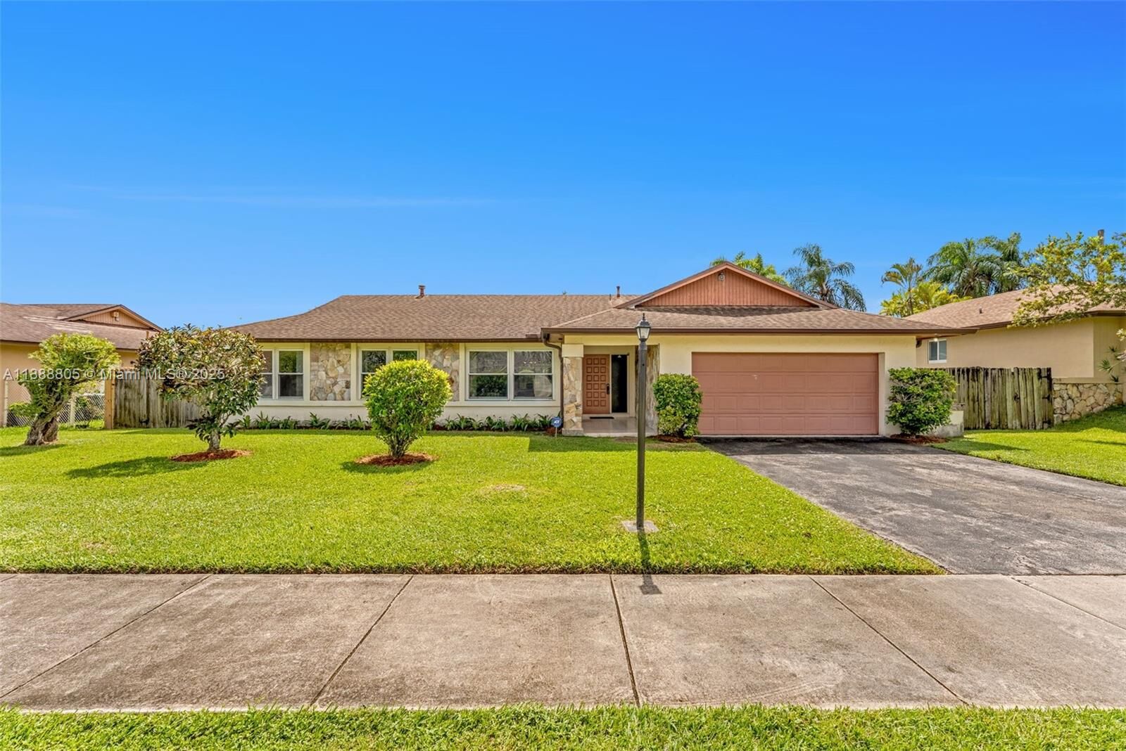 Property Photo: 11614 SW 101st Ter FL 33176