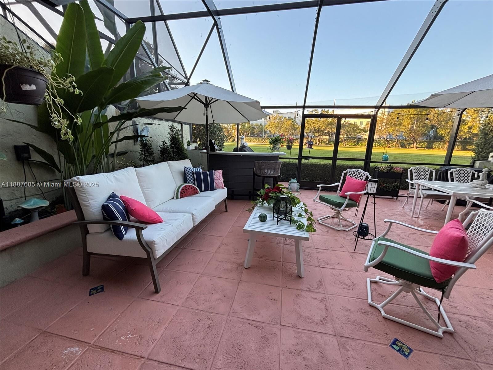 Property Photo:  3842 Alcantara Ave 71D  FL 33178 