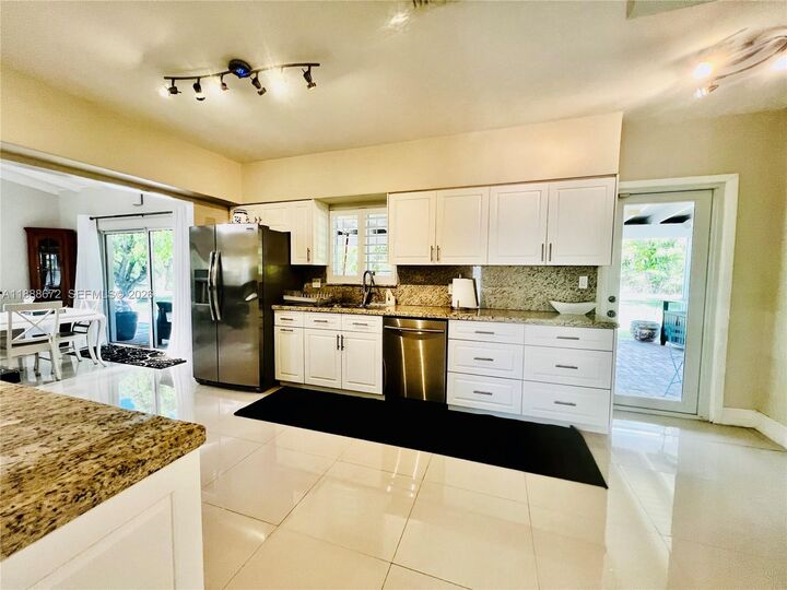 Property Photo: 7500 SW 81st Ave FL 33143